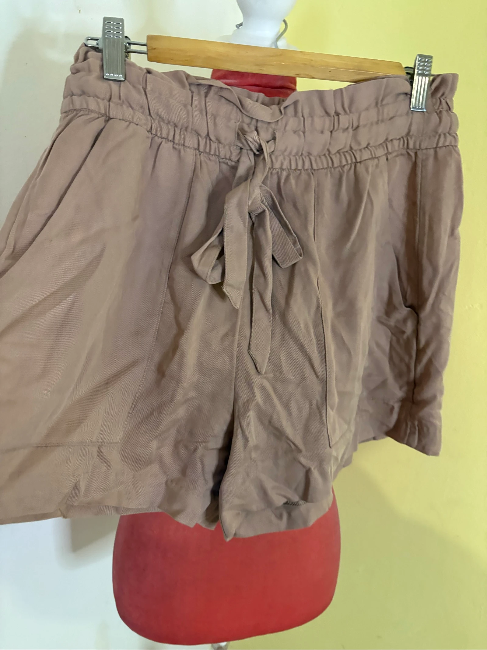 Taupe Paperbag Shorts with Elastic Waist and Bow – photo 2